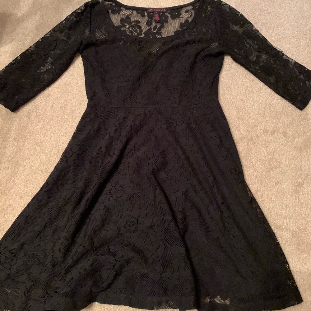 little black lace dress